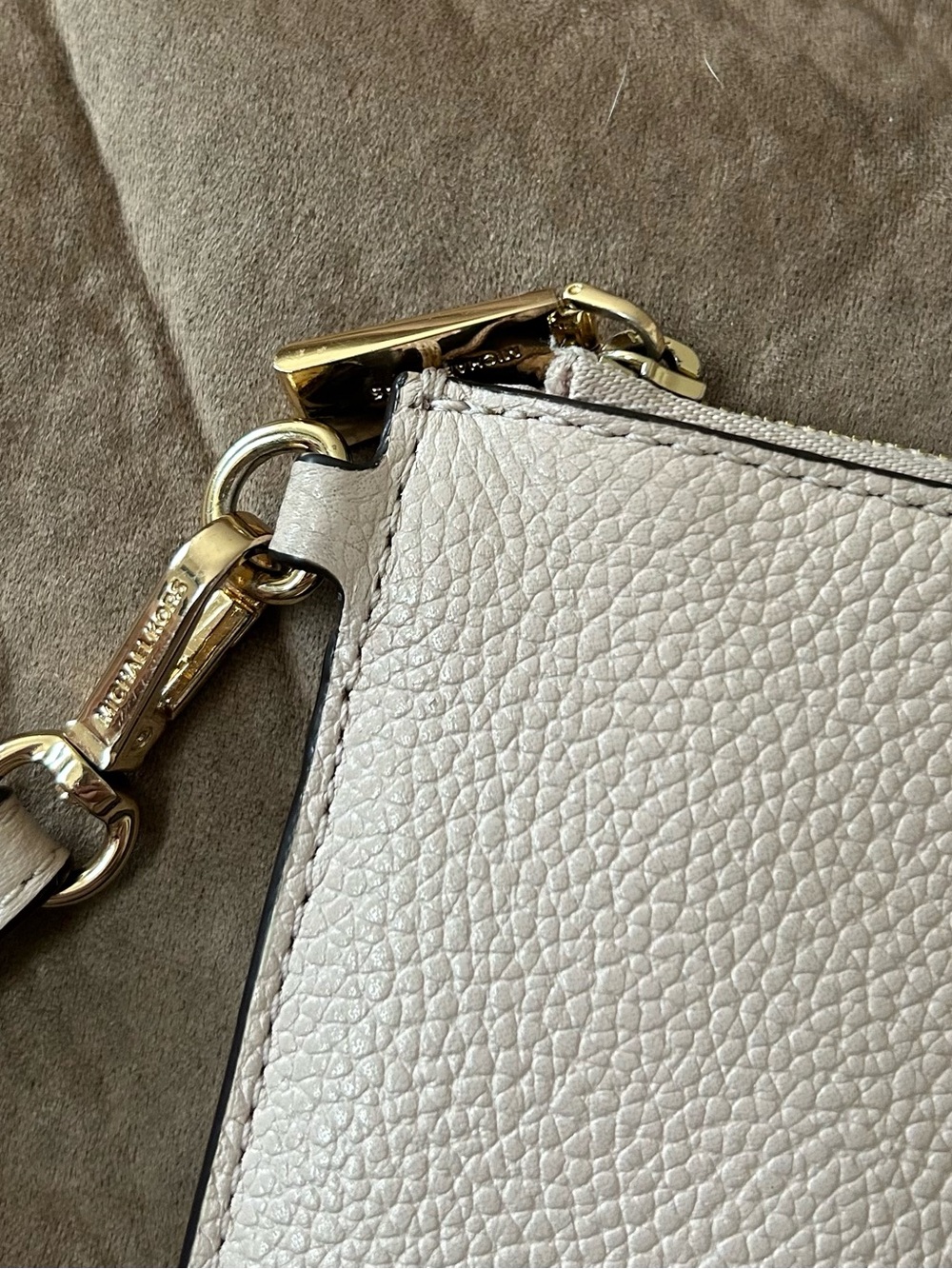 Michael Kors | Large Wristlet - Picture 2 of 11